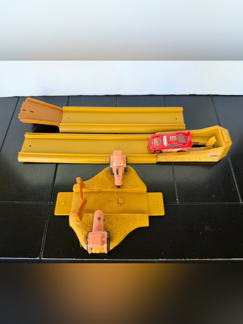 Disney Pixar Cars Race-O-Rama Tractor Tippin’ Track set - FBT11